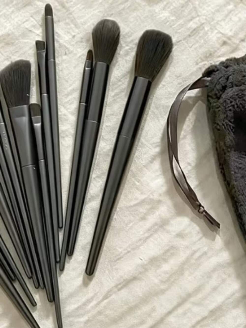 Black Makeup Brush Set with Pouch